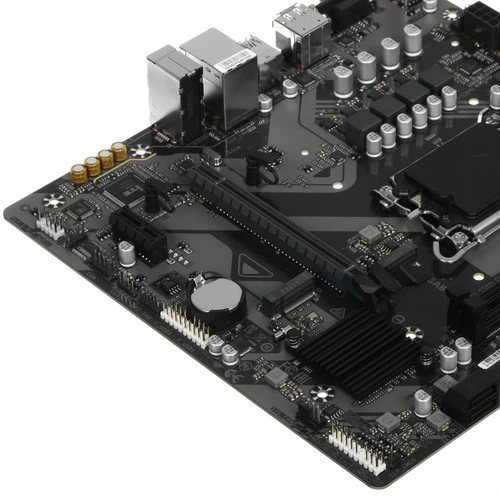 GIGABYTE B760M E — фото 4
